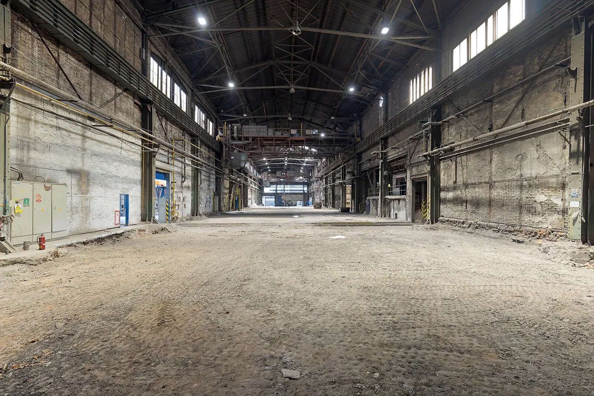 Prodej výrobní haly, prostoru 9648 m²